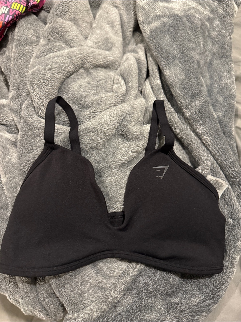 Gymshark soft sculpt v neck sports bra black light support
